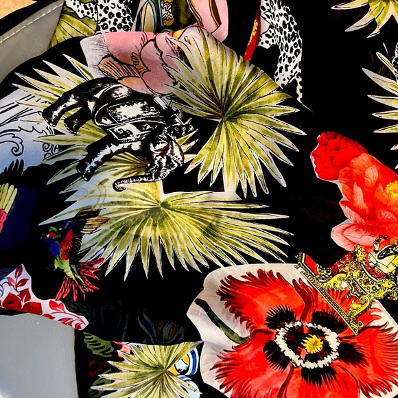 Salvatore Ferragamo silk scarf black floral with animals - Picture 6 of 7